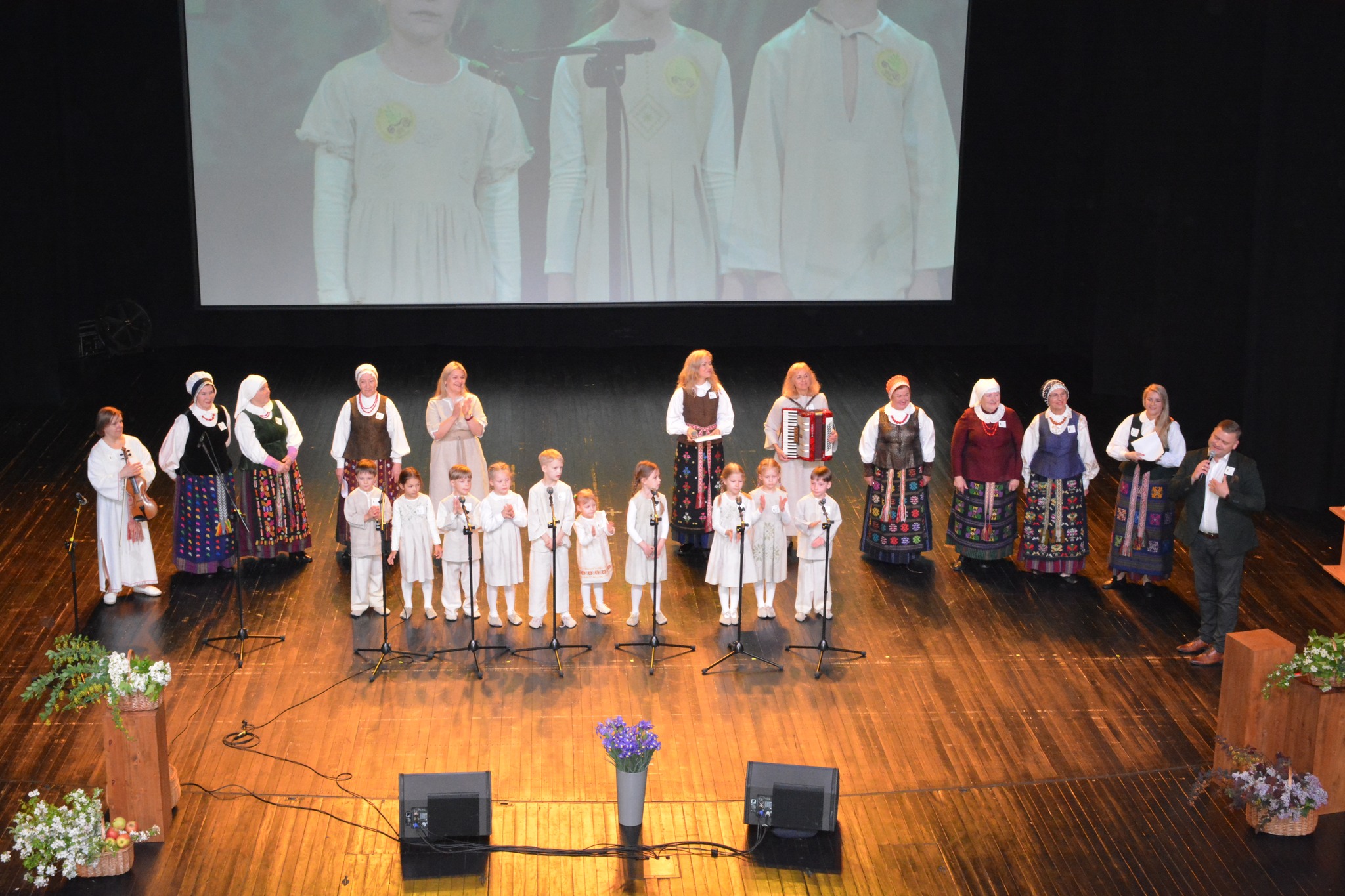 Festivalis „Sveiki gyvi, sveteliai“